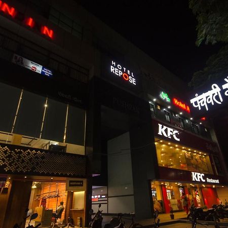 Hotel Repose Ahmedabad Eksteriør billede