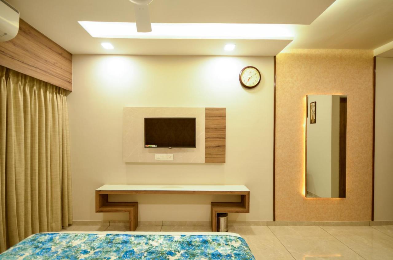 Hotel Repose Ahmedabad Eksteriør billede