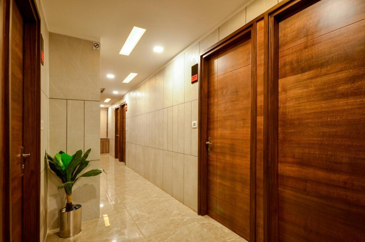 Hotel Repose Ahmedabad Eksteriør billede